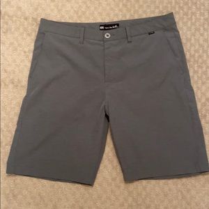 Travis Mathew 36 shorts